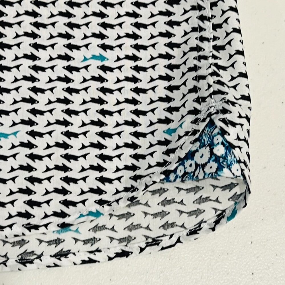 Van Heusen Short Sleeve Button Up Shirt XL 17-17.5 Shark Fish Print - White Blue - Picture 6 of 6